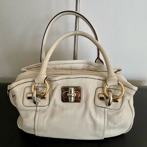 B Makowsky Elegant Cream Leather Handbag